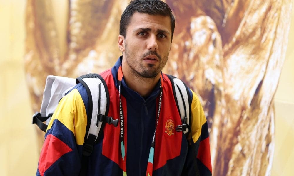 Rodri and Cancelo Land in Barcelona, With the Medicals Split Over Two Days