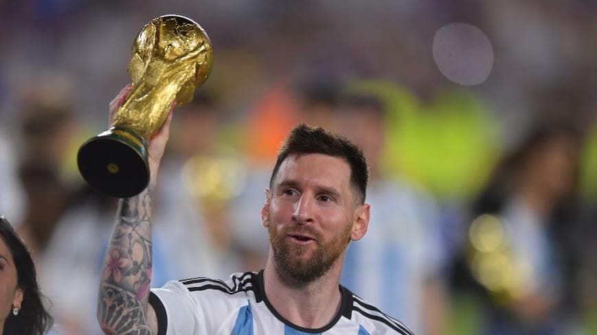 Top 5: United Close on Ederson, Salah and Bernardo Both Leave, Messi Heads to Sixth World Cup