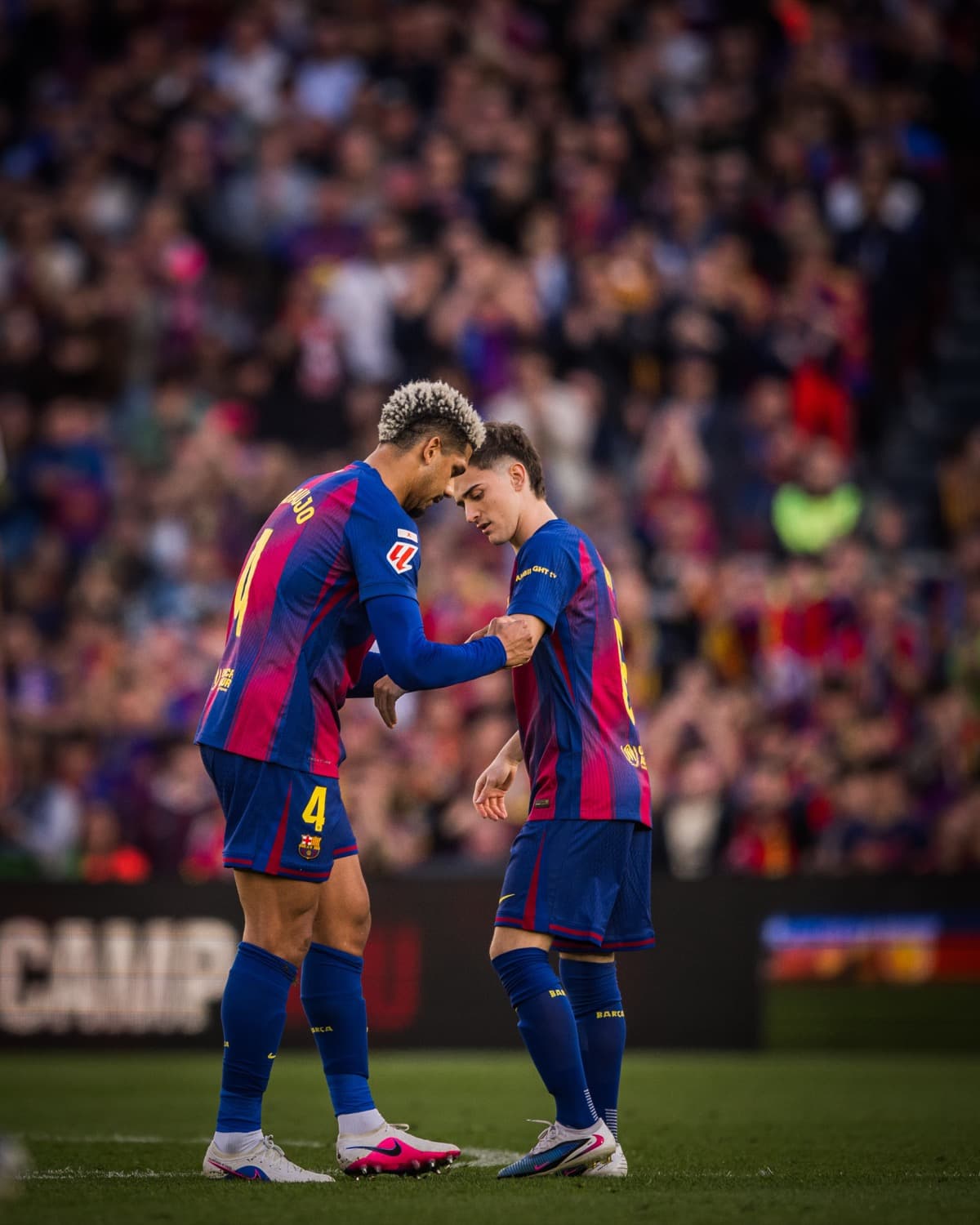Raphinha Inspires Five-Star Barcelona to Demolish Sevilla on Election Day